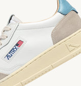 MEDALIST LOW SNEAKERS IN WHITE AND FORGET ME NOT SUEDE AND LEATHER (WOMAN)