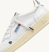 MEDALIST LOW SNEAKERS IN WHITE LEATHER WITH SPACE BLUE DETAILS (WOMAN)