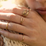 DOUBLE RING ALIZES - WHITE OPAL