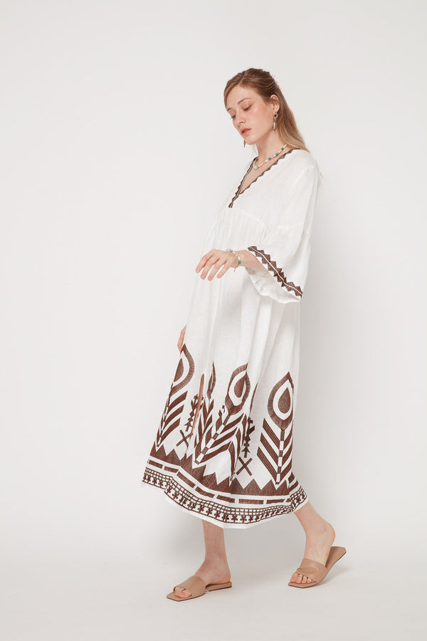DRESS LONG FEATHER CHEVRON BELL SLEEVES - WHITE/BROWN