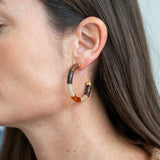 EARRINGS BOLA MOCA + TUBE MARBLED CREAM
