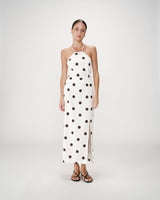 Fitted polka dot long dress with open back ecru Wyella