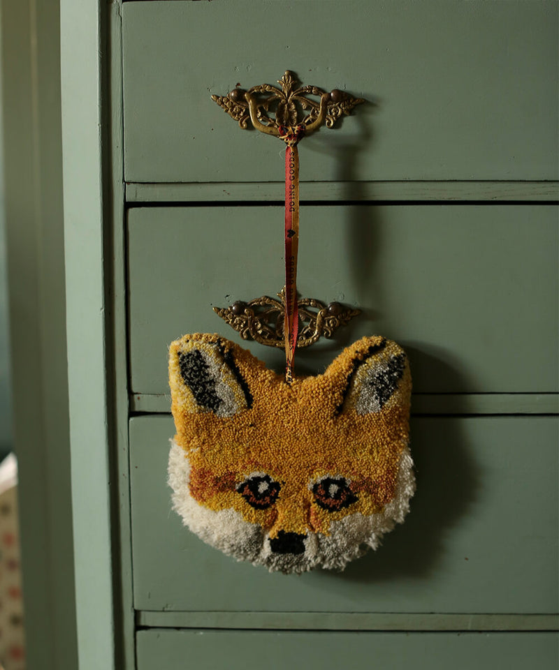 Freddy Fox Gift Hanger