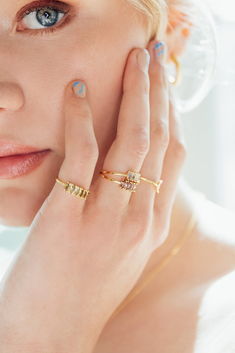 Jolie Ring Goldplated Sterling Silver Oval Bar Rhodolite