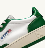 MEDALIST LOW BICOLOR SNEAKERS IN WHITE AND GREEN LEATHER (WOMAN)