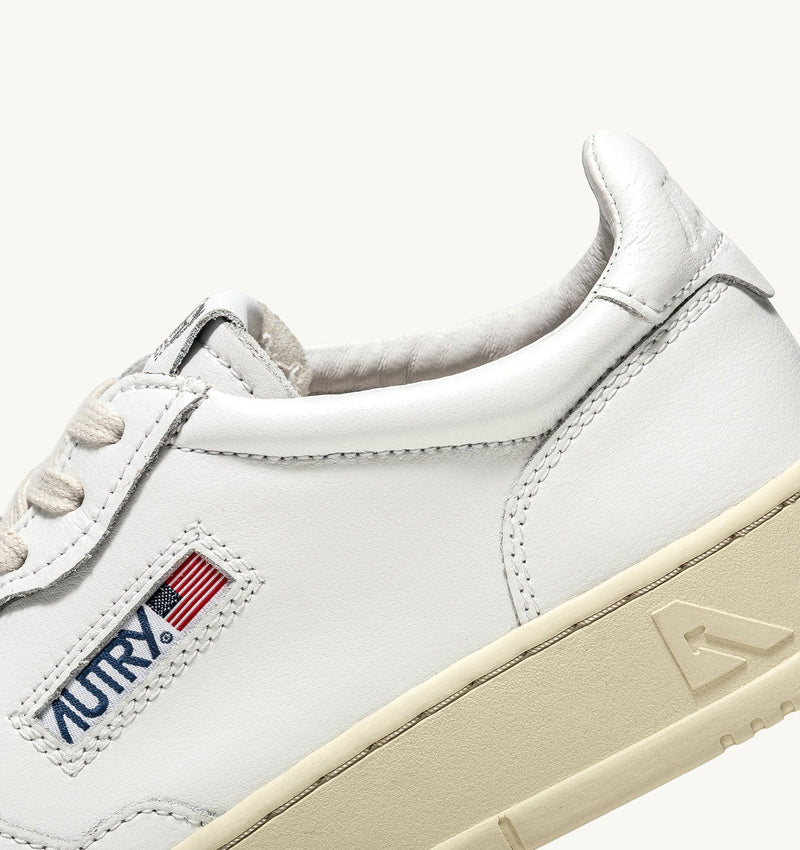MEDALIST LOW SNEAKERS IN WHITE LEATHER (WOMAN)