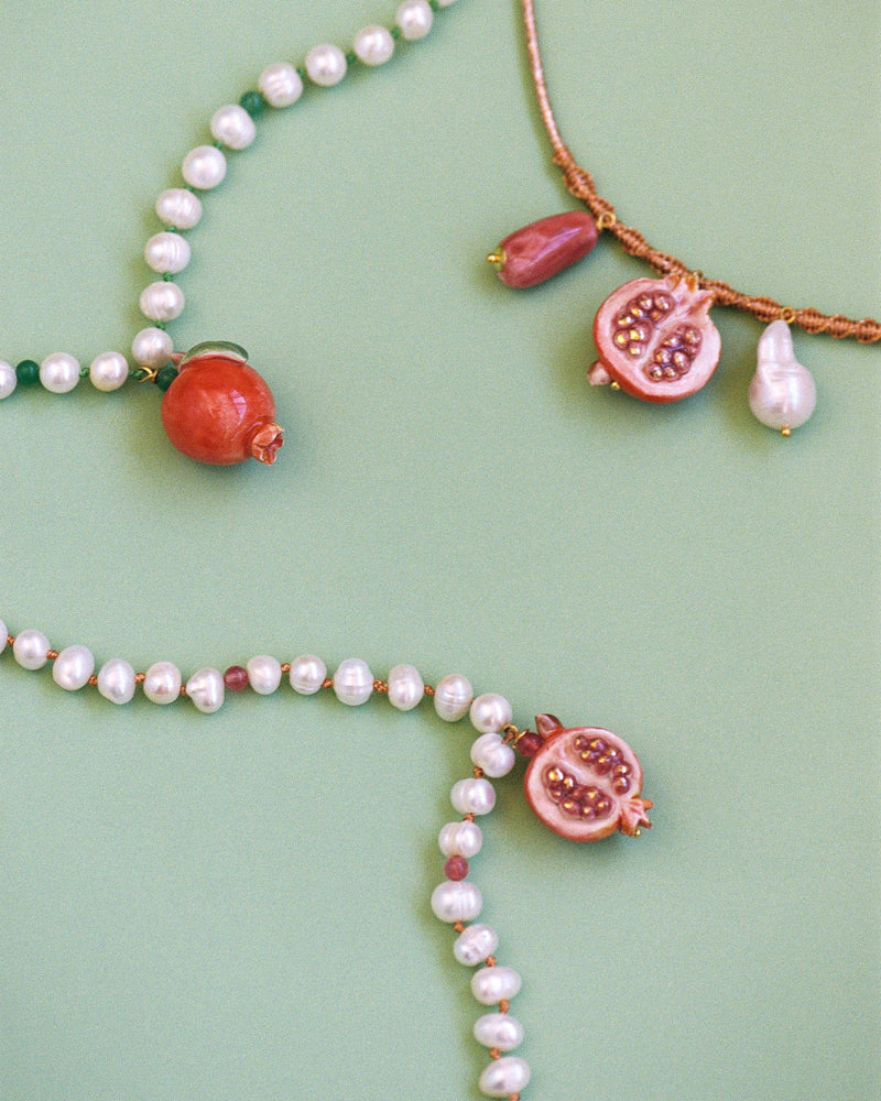 NECKLACE HALF-POMEGRANATE PEARLS