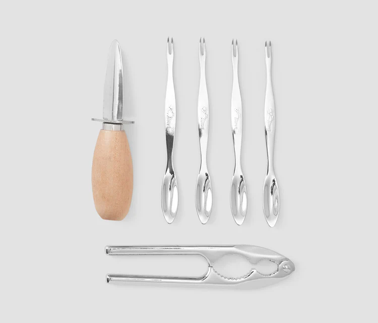 THE ESSENTIALS SEAFOOD TOOLS