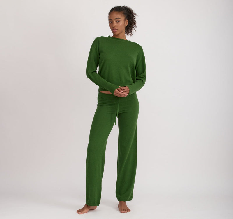 SOFT KNIT STRAIGHT LEG PANTS  - EVERGREEN