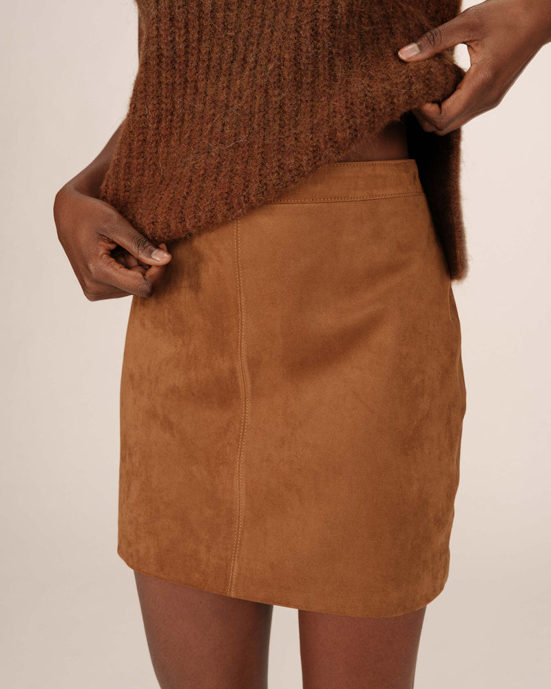 SURPRENANTE_FW2513034_CAMEL