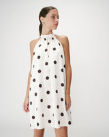 Sleeveless flared polka dot short dress ecru Warna