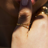 DOUBLE RING ALIZES - WHITE OPAL