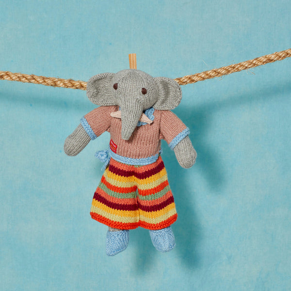 KNITTED DOLL - NAKED GREY ELEPHANT & ASIAN BEACH_1
