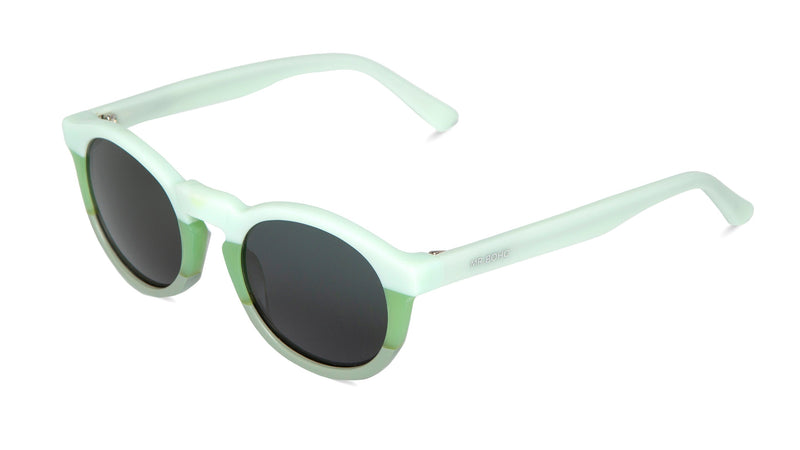 HOPE JORDAAN WITH CLASSICAL LENSES SUNGLASSES