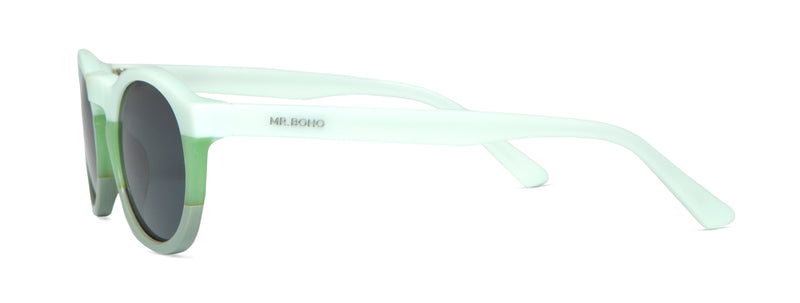 HOPE JORDAAN WITH CLASSICAL LENSES SUNGLASSES