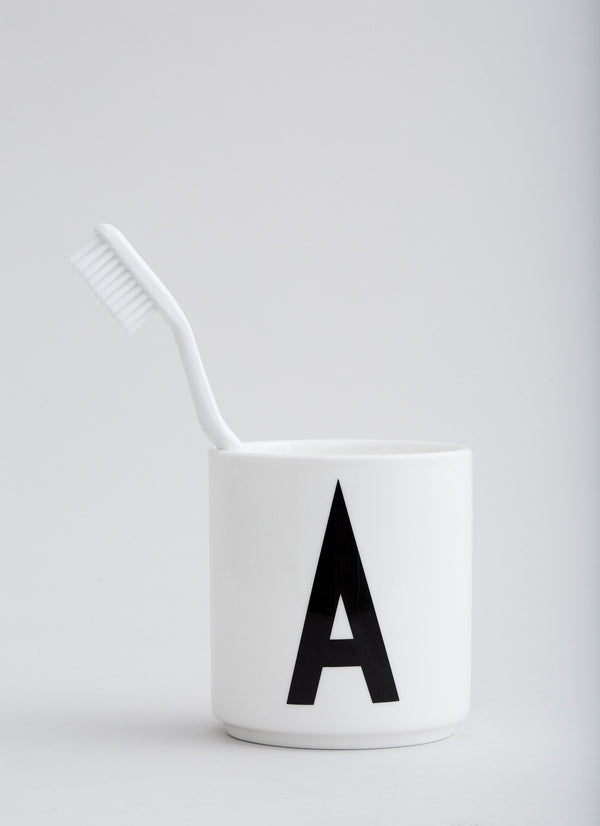 Design Letters Personal Porcelain cup A-Z